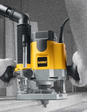 REBAJADORA (ROUTER) DE 2 HP, DE BASE Y VELOCIDAD VARIABLE, 1100W, MARCA DEWALT, MODELO DW621